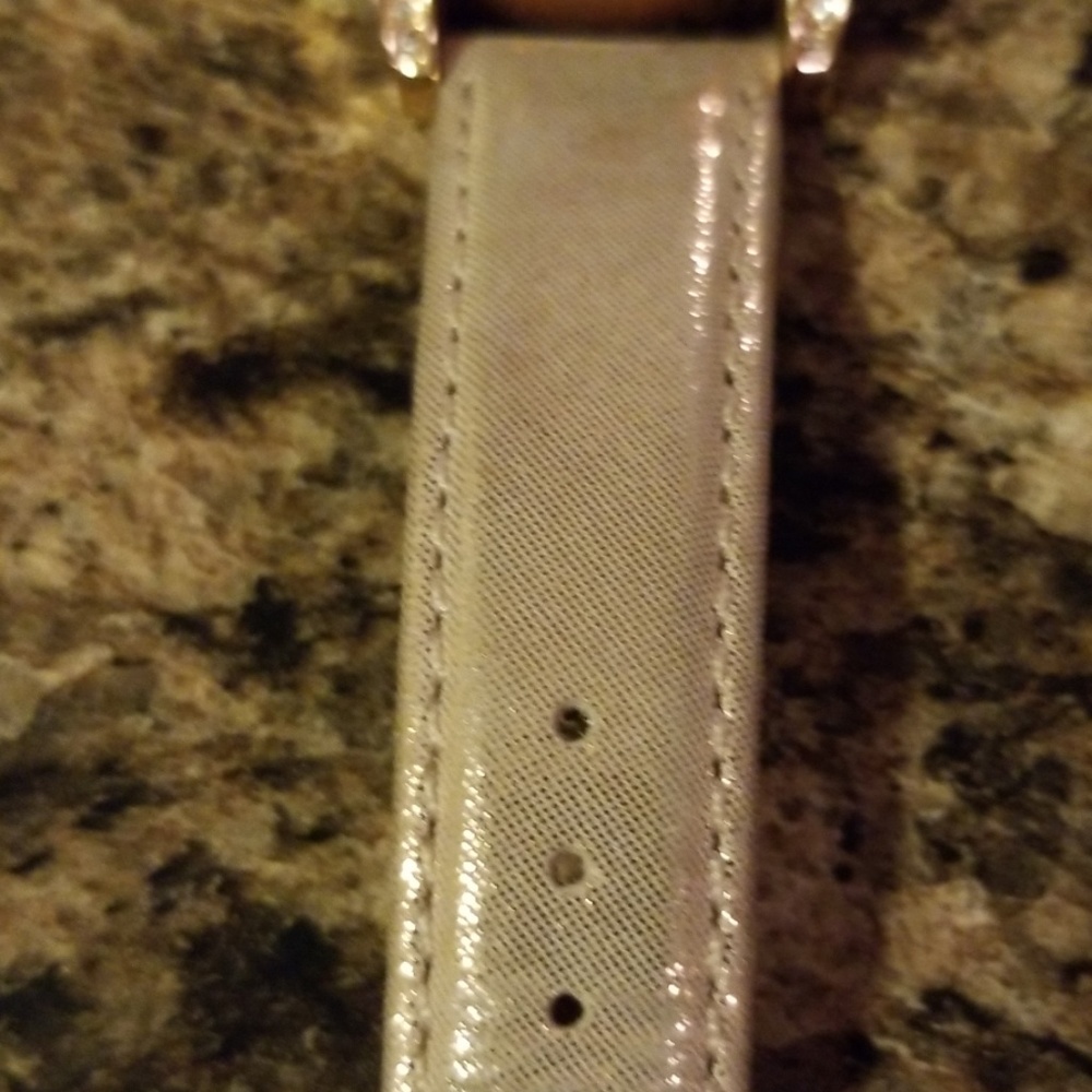 Watch! - Picture 2 of 3
